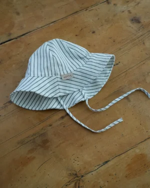 TINY EXPLORER HAT