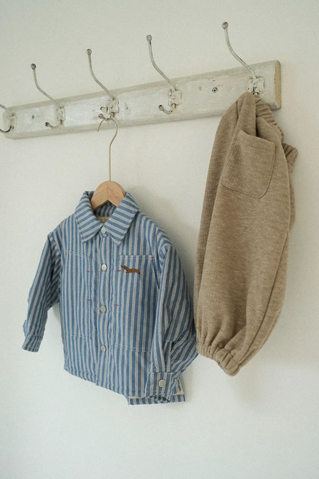 Sandy beige fleece joggers for kids