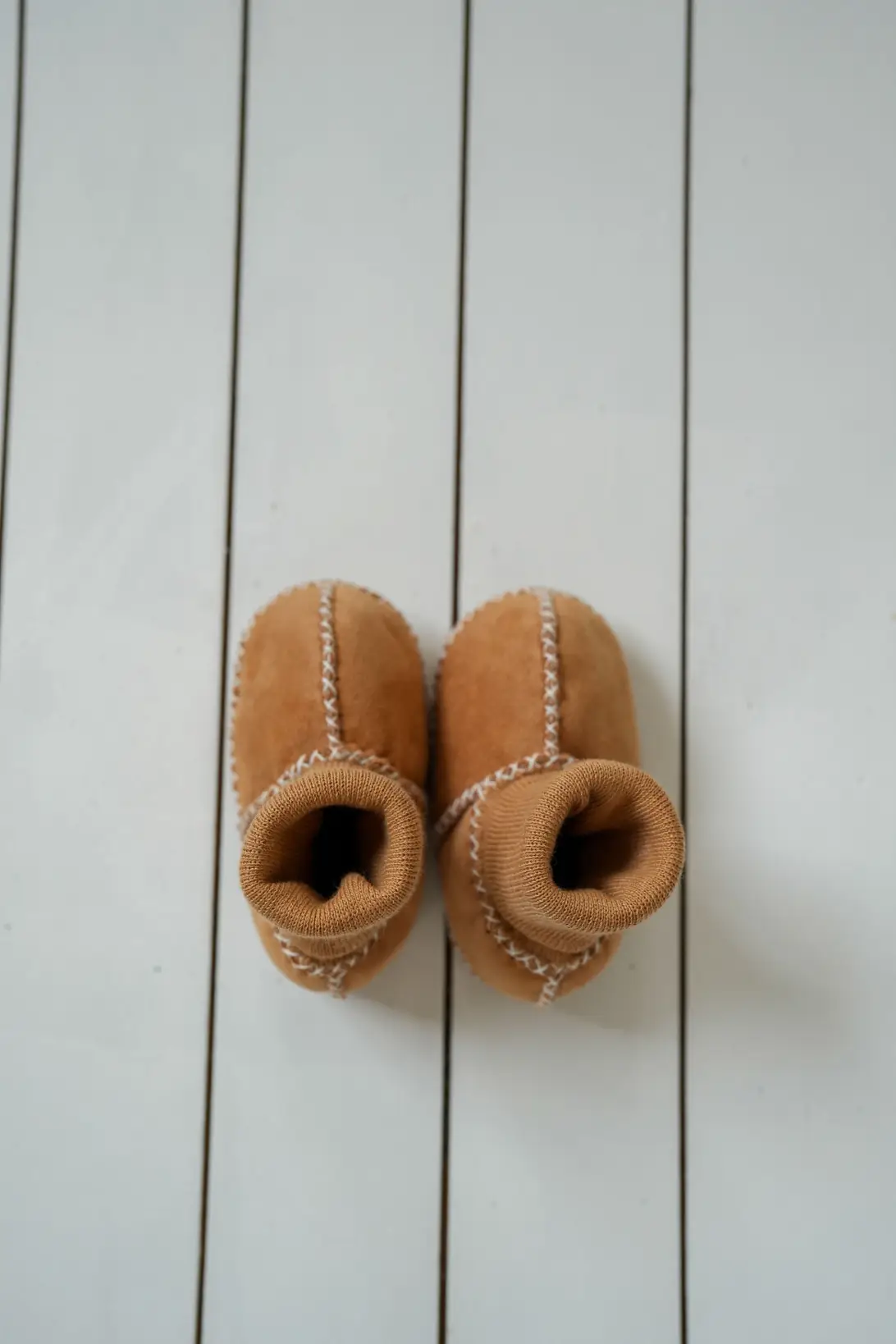 Little Cloud baby booties in Caramel – LULLA
