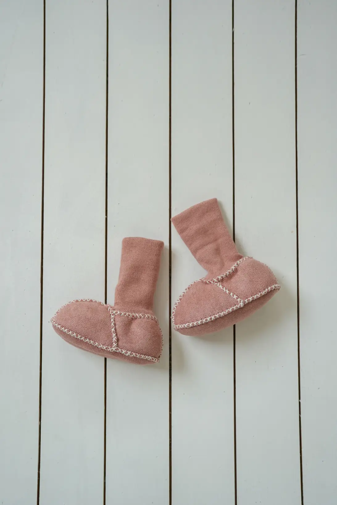 Little Cloud baby booties in Dusty Rose – LULLA