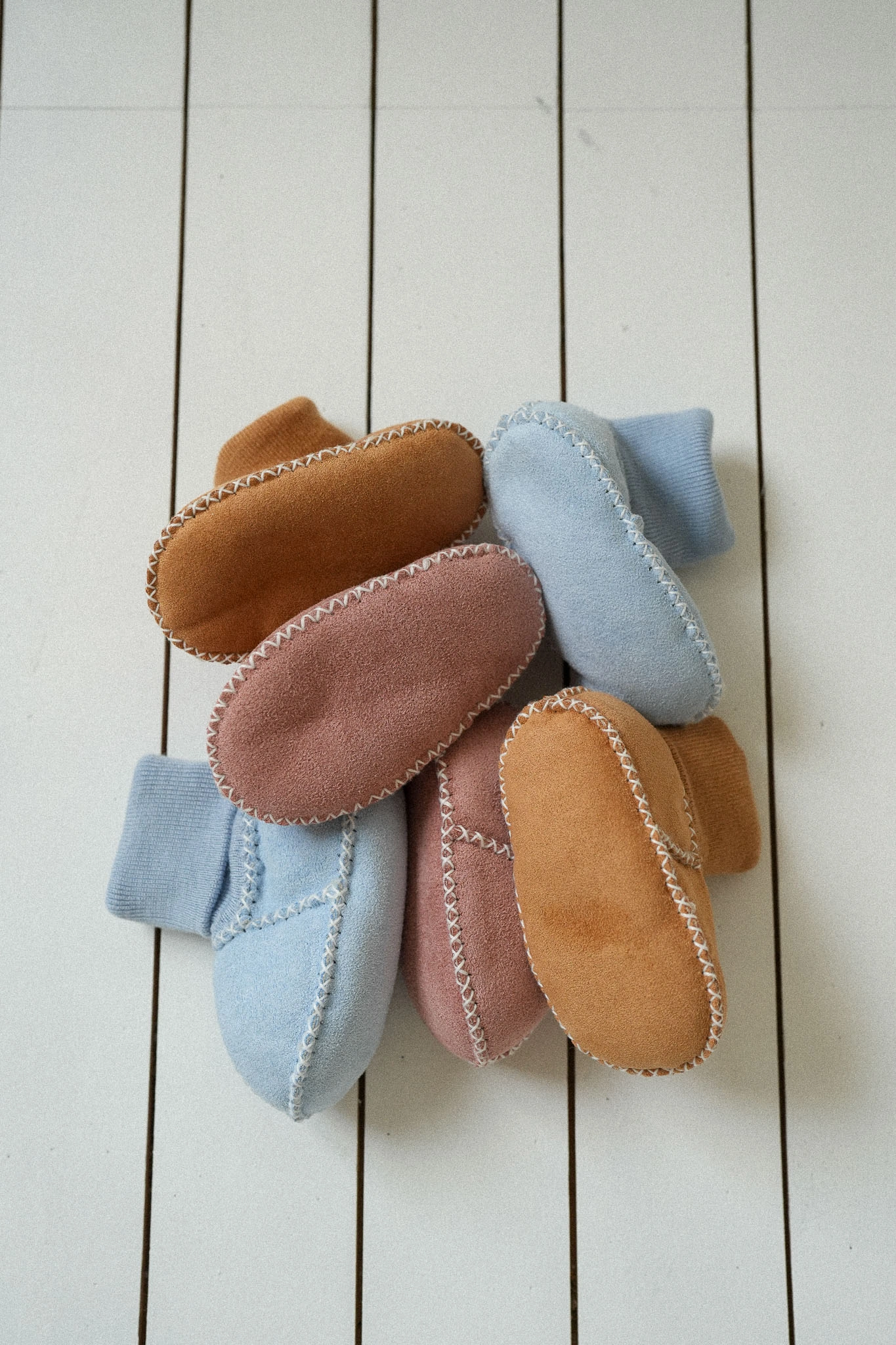 Little Cloud soft baby booties in three colours – LULLA