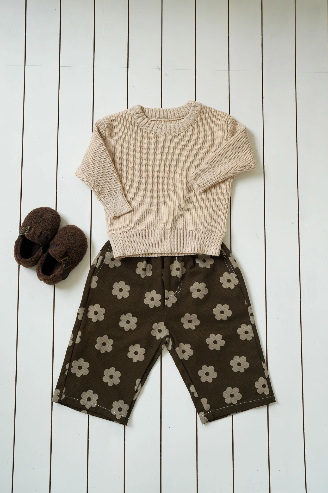 Brown Daisy Pants for kids with beige floral print and elasticated waist